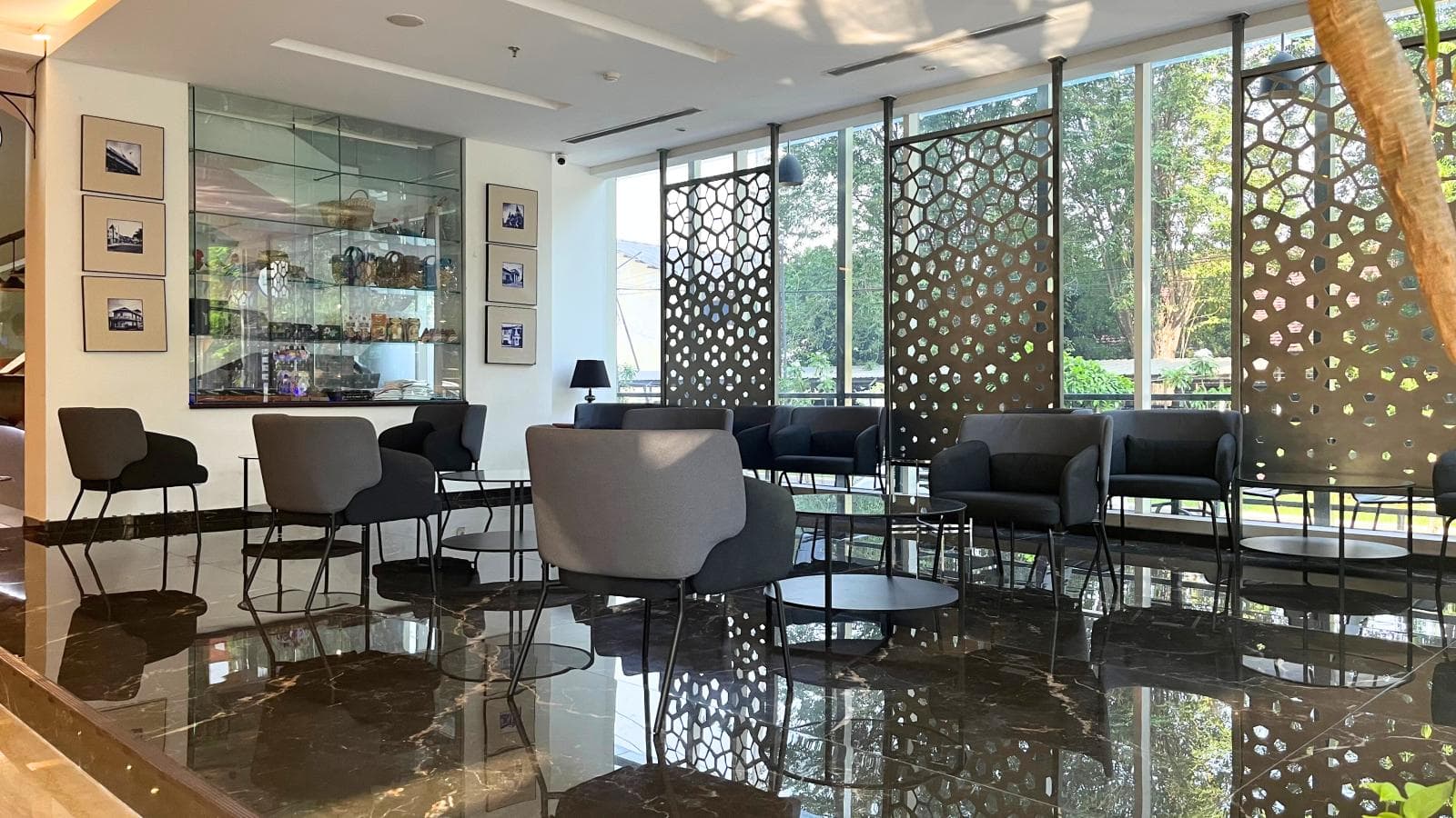 LOBBY 2025 2.jpg